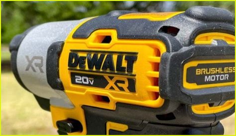 What is the difference between DeWalt Max and XR?